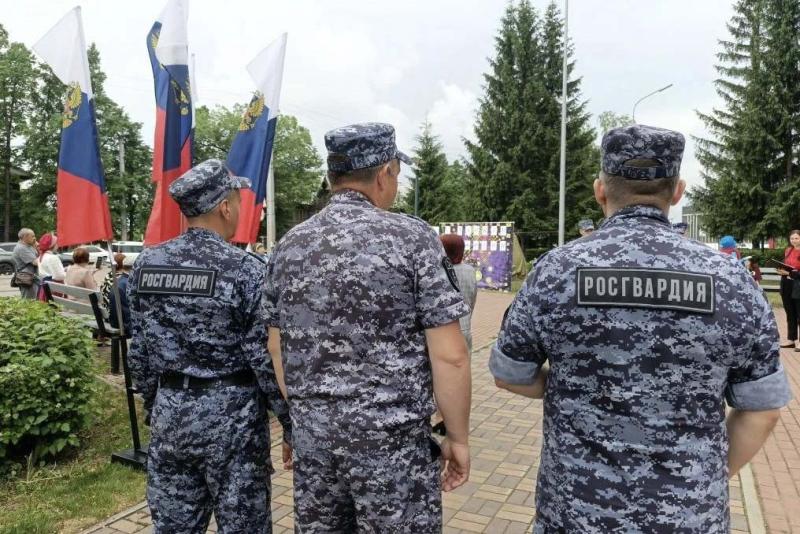 Росгвардия обеспечила безопасность праздничных мероприятий в честь Дня России в Кузбассе