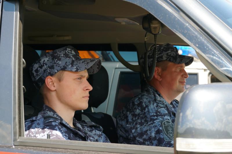 В Кирове росгвардейцы задержали водителя без водительских прав и документов на машину