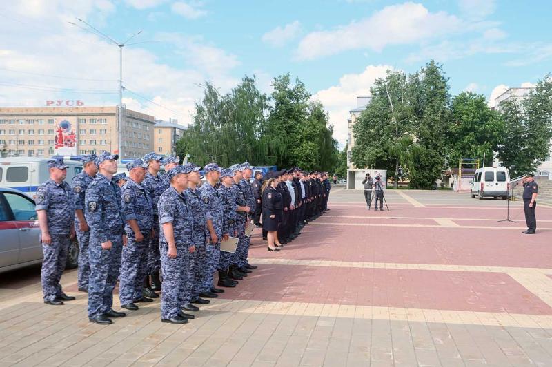 В Орле личный состав регионального Управления Росгвардии принял участие в гарнизонном разводе