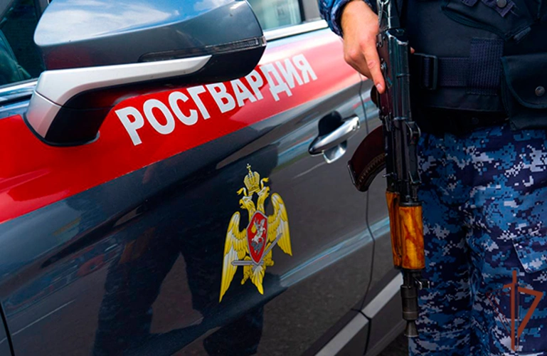 Сотрудники Росгвардии задержали гражданина, незаконно проникшего в образовательное учреждение в Подмосковье