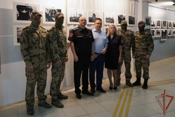 В Воронежской области открылась фотовыставка работ военнослужащего Росгвардии из ЛНР