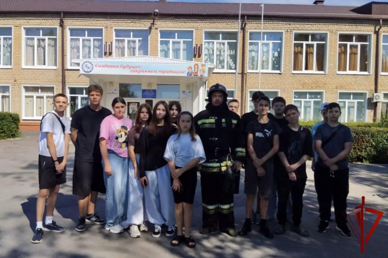 РОСГВАРДЕЙЦЫ ОРГАНИЗОВАЛИ «КАНИКУЛЫ С РОСГВАРДИЕЙ» ДЛЯ ШКОЛЬНИКОВ ВОРОНЕЖСКОЙ ОБЛАСТИ