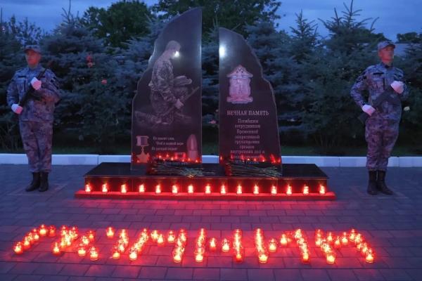 Сотрудники и военнослужащие ОГВ(с) приняли участие во Всероссийской акции «Свеча памяти»