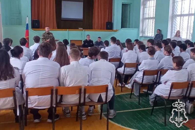 В ВОРОНЕЖСКОЙ ОБЛАСТИ РОСГВАРДИЯ УДЕЛЯЕТ ОСОБОЕ ВНИМАНИЕ РАБОТЕ С ПОДРАСТАЮЩИМ ПОКОЛЕНИЕМ