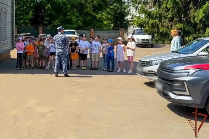 Росгвардейцы провели день открытых дверей в Подмосковье