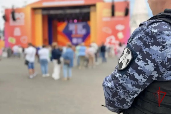 Росгвардейцы обеспечили безопасность во время проведения дня молодёжи