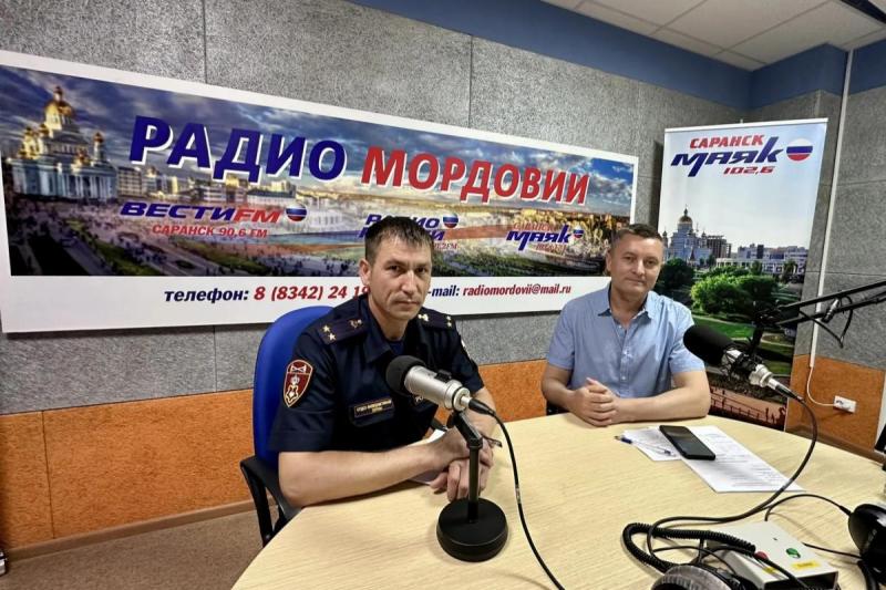 В Мордовии в прямом радиоэфире сотрудник отдела вневедомственной охраны рассказал жителям о защите имущества и профилактике краж