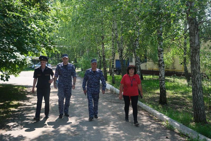 Комиссия Росгвардии провела проверку антитеррористической защищённости детского лагеря «Ветерок»