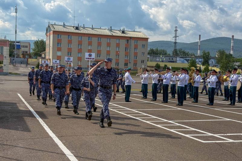 Кузбасские росгвардейцы вошли в число лучших экипажей вневедомственной охраны Сибири