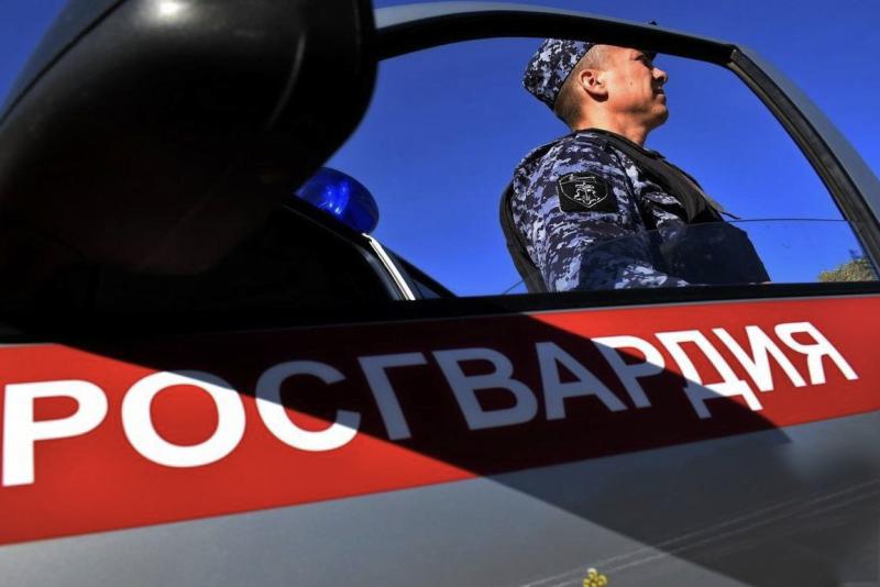 Росгвардейцы вернули домой несовершеннолетнюю жительницу Анжеро-Судженска