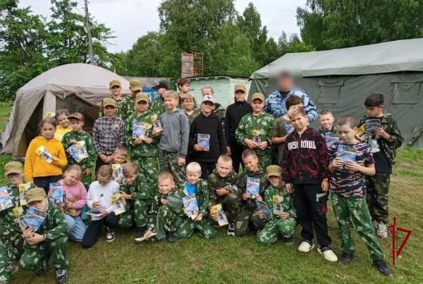 Росгвардейцы провели патриотическое мероприятие для детей в Ярославской области 