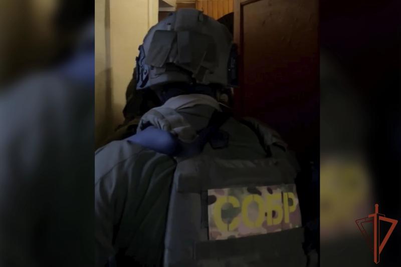В Тульской области при силовой поддержке СОБР «Буран» задержаны подозреваемые в вымогательстве (видео)