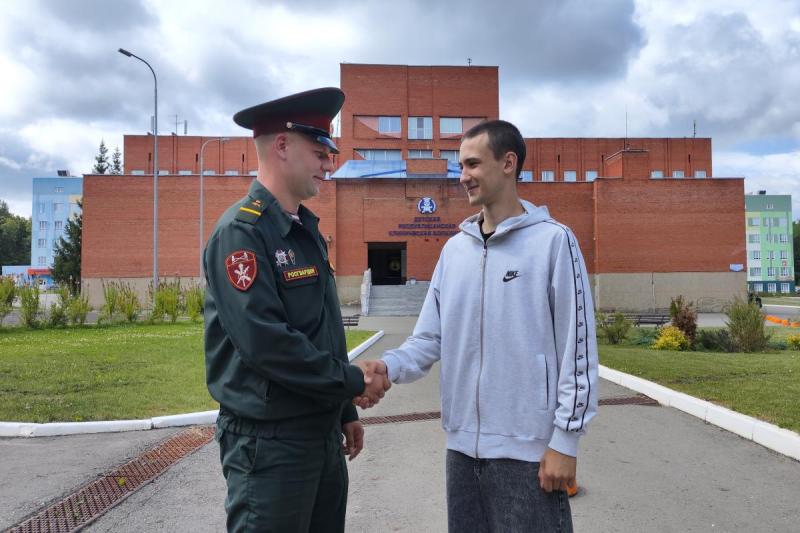В Саранске росгвардеец пришел на помощь подростку, пострадавшему на пожаре