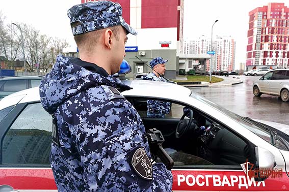 Росгвардейцы в Орле задержали мужчину по подозрению в краже