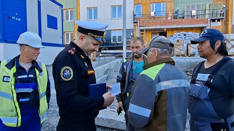 В Мурманске искали мигрантов, не вставших на воинский учет