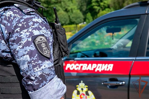 На северо-востоке столицы росгвардейцы задержали мужчину, открывшего стрельбу из травматического пистолета (видео)