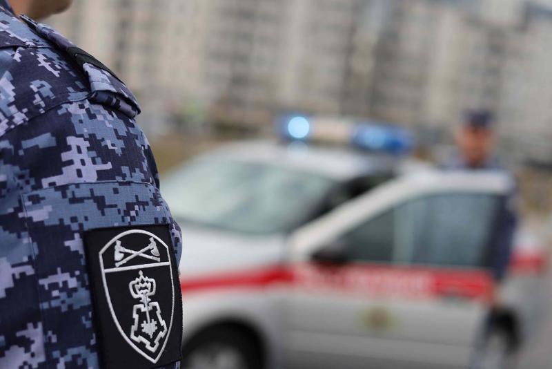 Орловские росгвардейцы пресекли попытку кражи алкоголя в сетевом магазине