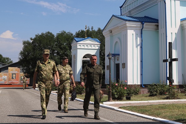 Командующий Северо-Кавказским округом Росгвардии посетил Объединённую группировку войск (сил)
