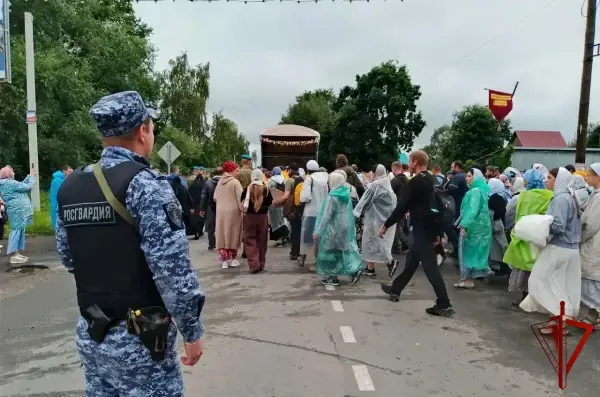 Росгвардейцы обеспечили правопорядок во время крестного хода в Ярославской области
