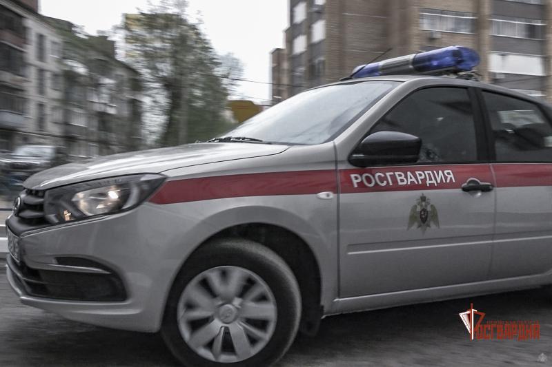 Сотрудники Росгвардии пресекли дебош в орловском кафе