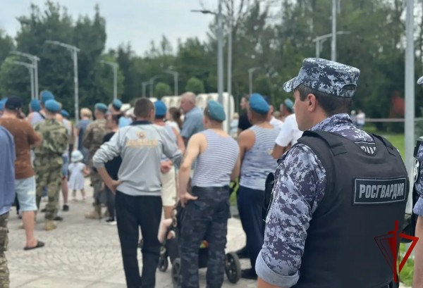 Росгвардейцы обеспечили правопорядок во время празднования Дня воздушно-десантных войск