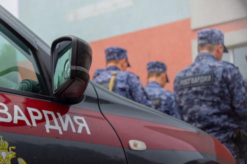 Росгвардейцы защитили новокузнечанку от агрессивного прохожего