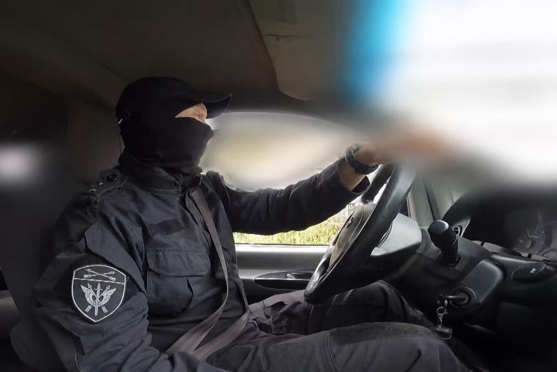 Волонтеры передали спецназу Росгвардии доработанный автомобиль для выполнения служебно-боевых задач
