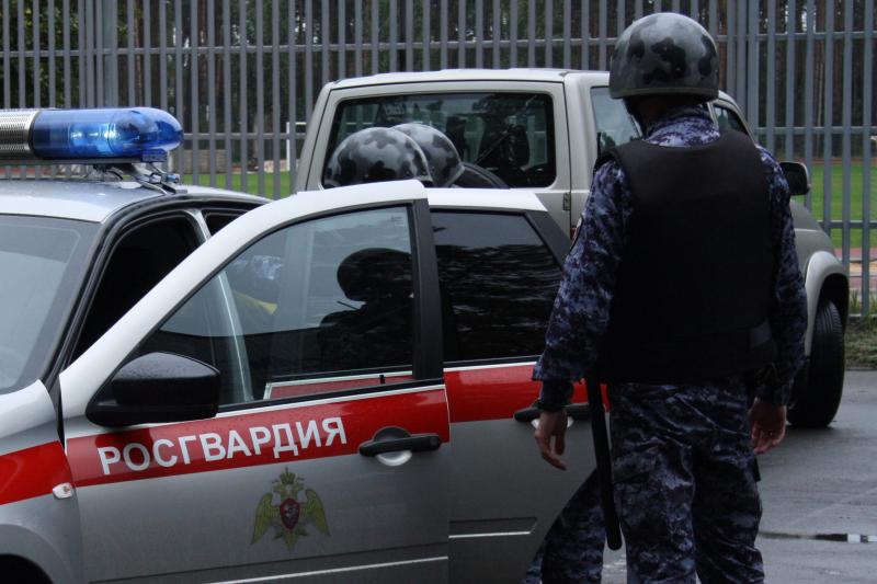 В Кедровке росгвардейцы защитили медиков от агрессивного мужчины