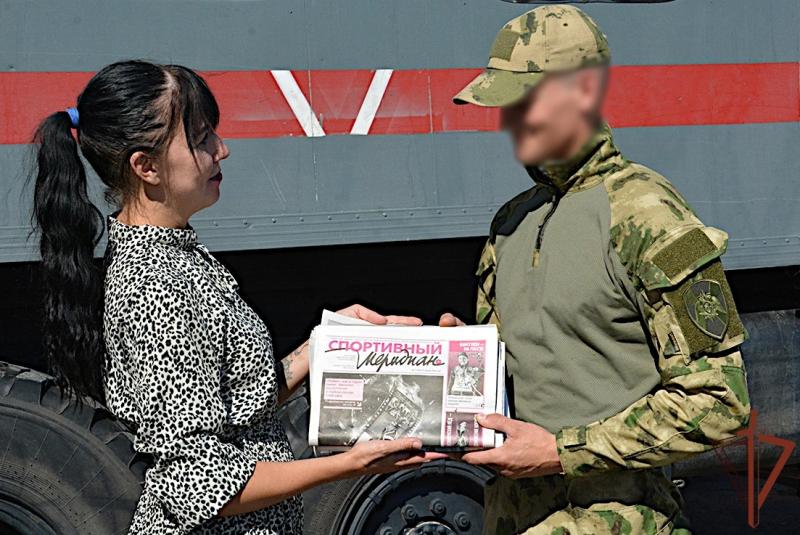 В Тюменской области продолжается акция по передаче периодической печати бойцам СВО