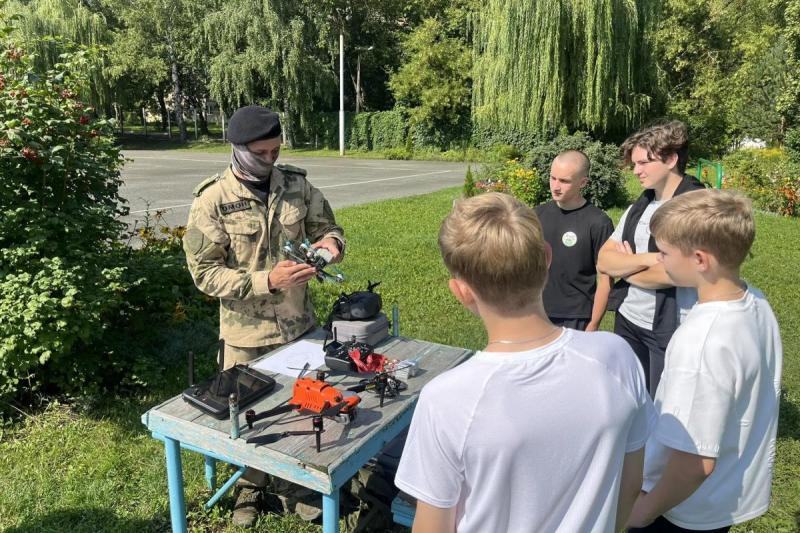В Мордовии офицеры спецподразделений провели подготовку школьников к финалу всероссийской игры «Зарница 2.0»