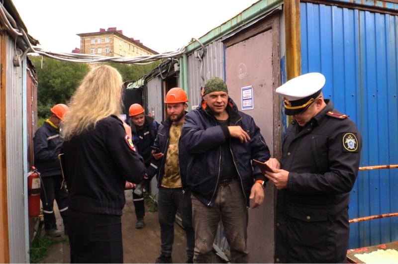 В Североморске проверяют мигрантов