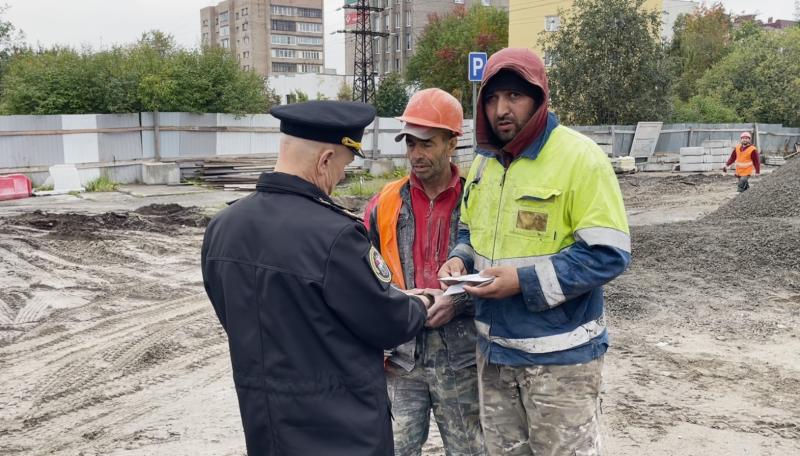 Военные следователи Северного флота проверили мигрантов