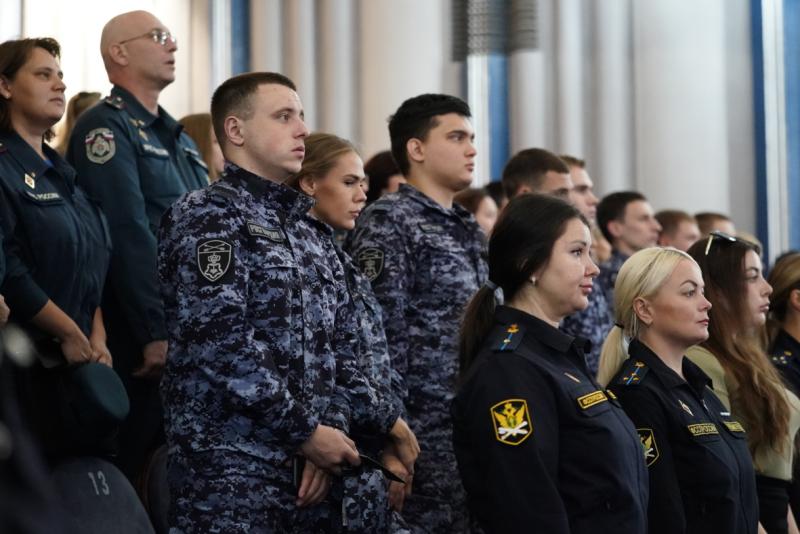 В Кузбассе начальник региональных подразделений Росгвардии принял участие в семейном форуме