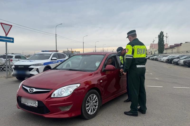 Автоинспекторы Росгвардии провели совместно с коллегами из ГИБДД профилактическое мероприятие с водителями ведомства в Тамбове