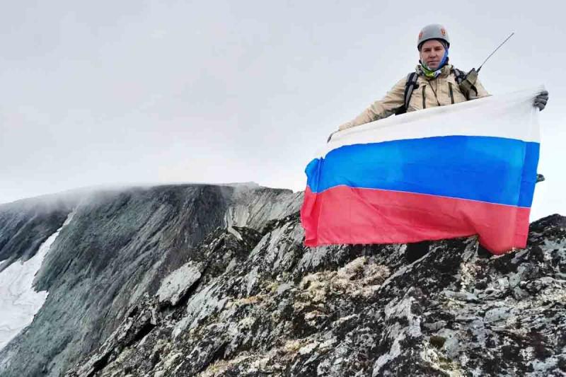 Военнослужащий Росгвардии принял участие в чемпионате по альпинизму на Ямале (видео)