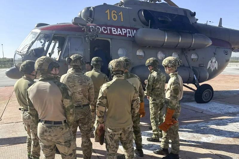 Занятие по беспарашютному десантированию провел спецназ Росгвардии в Кемеровской области