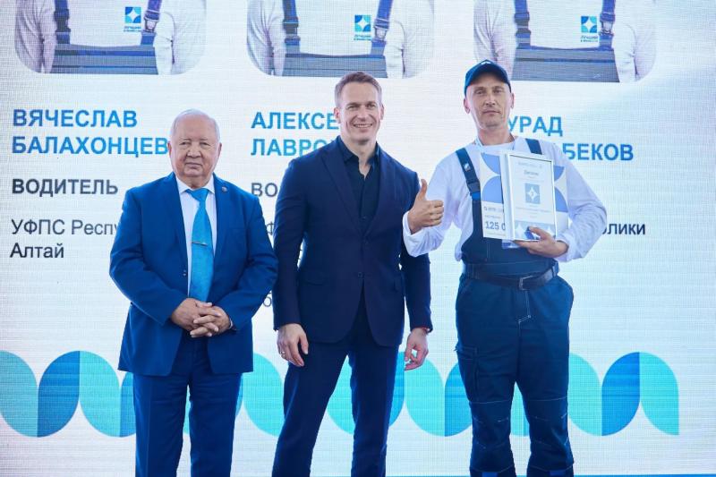 Почта России признала водителя из Омска одним из лучших в стране
