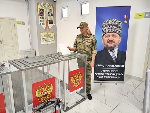 Военнослужащие и сотрудники ОГВ(с) принимают участие в выборах