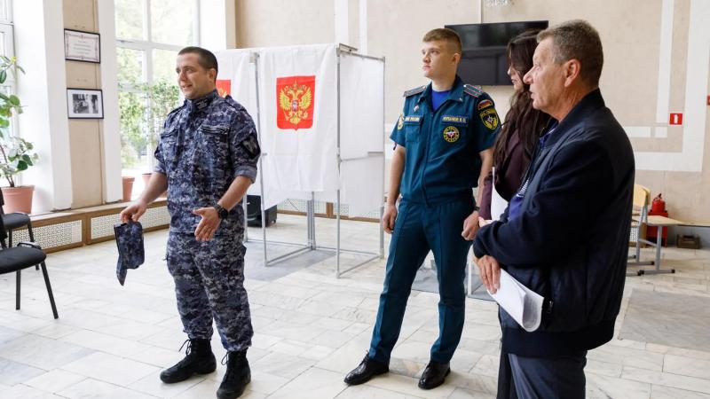 Сотрудники Люберецкой Росгвардии провели теоретические и практические занятия по действиям при ЧС