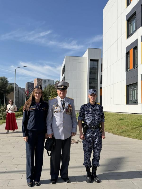 Сотрудники Люберецкой Росгвардии приняли участие в охране общественного порядка при проведении мероприятий, посвященных Дню знаний.
