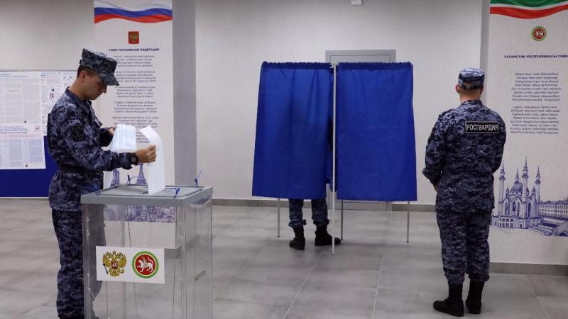 В Татарстане росгвардейцы приняли участие в голосовании