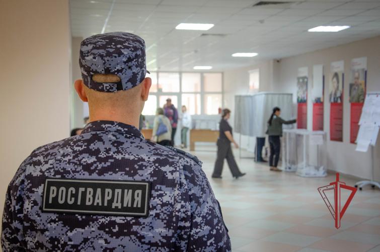Росгвардейцы обеспечили правопорядок в период проведения Единого дня голосования в Подмосковье.