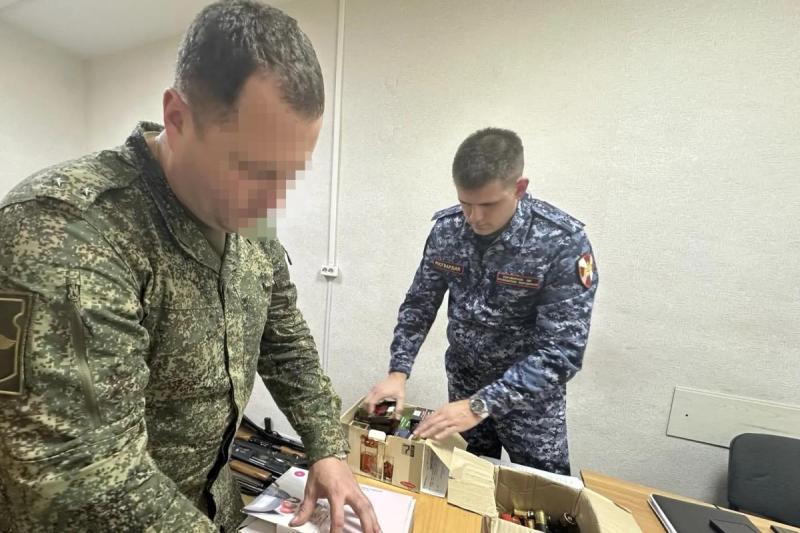В Мордовии сотрудники Росгвардии оказали содействие жителям в передаче с начала года почти 300 единиц оружия в зону проведения СВО