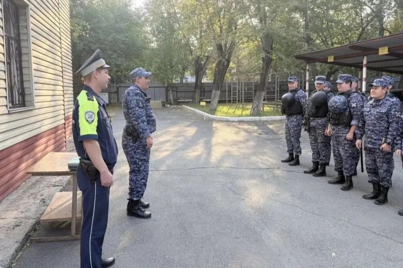 На Южном Урале росгвардейцы и сотрудники ГИБДД обсудили профилактику ДТП