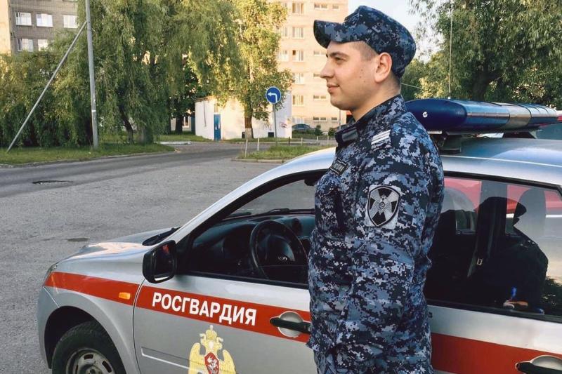 Росгвардейцы задержали вандала, рисовавшего граффити на фасаде торгового объекта