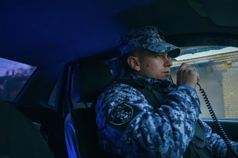 Росгвардейцы задержали участника драки благодаря тревожной кнопке на телефоне
