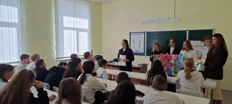Транспортные полицейские Поворино организовали урок безопасности со школьниками