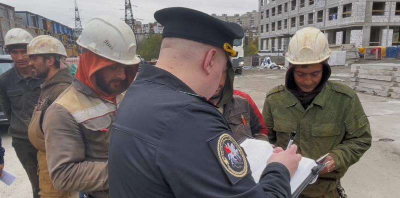 В Мурманске искали мигрантов, не вставших на воинский учет