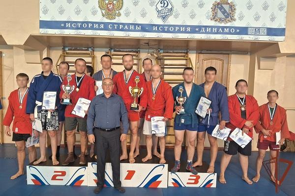 В Курске росгвардейцы победили на областном чемпионате по самбо