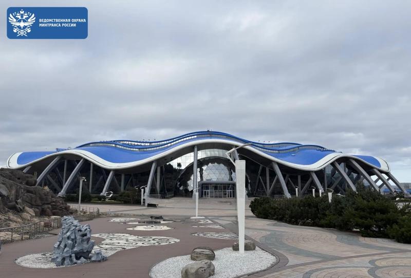 Члены профсоюза Приморского филиала ФГУП «УВО Минтранса России» посетили один из крупнейших океанариумов России